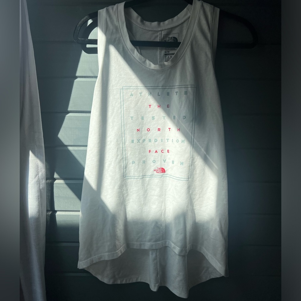 🩵The North Face Classic Fit Tank Top❤️